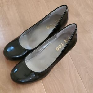 Me Too Shiny Black Flats